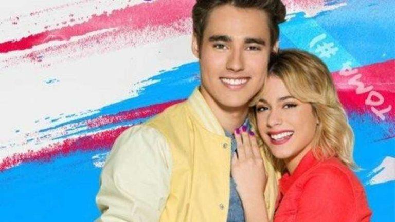 Постер аргентинского сериала «Виолетта»